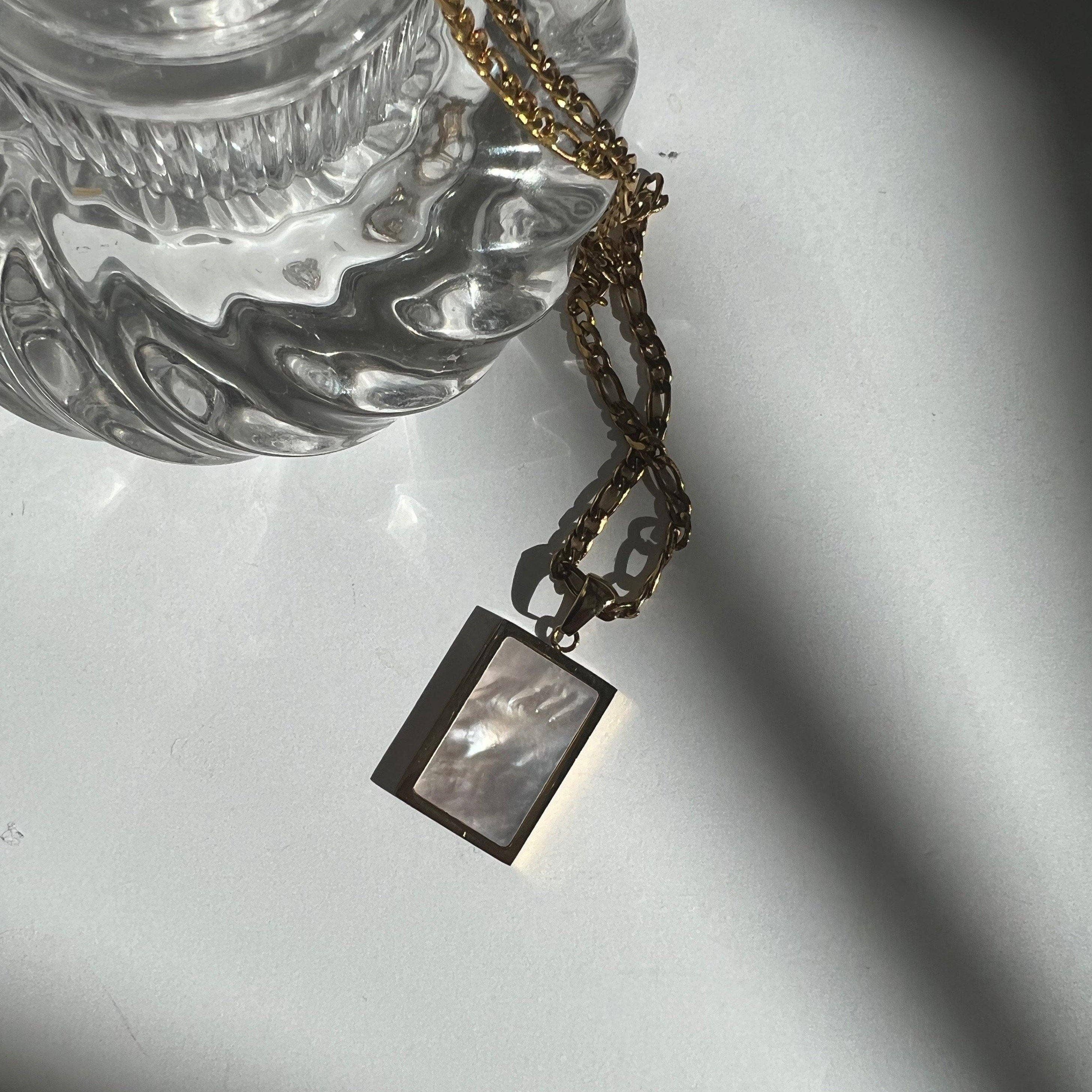 Serenity Shell Pendant Necklace