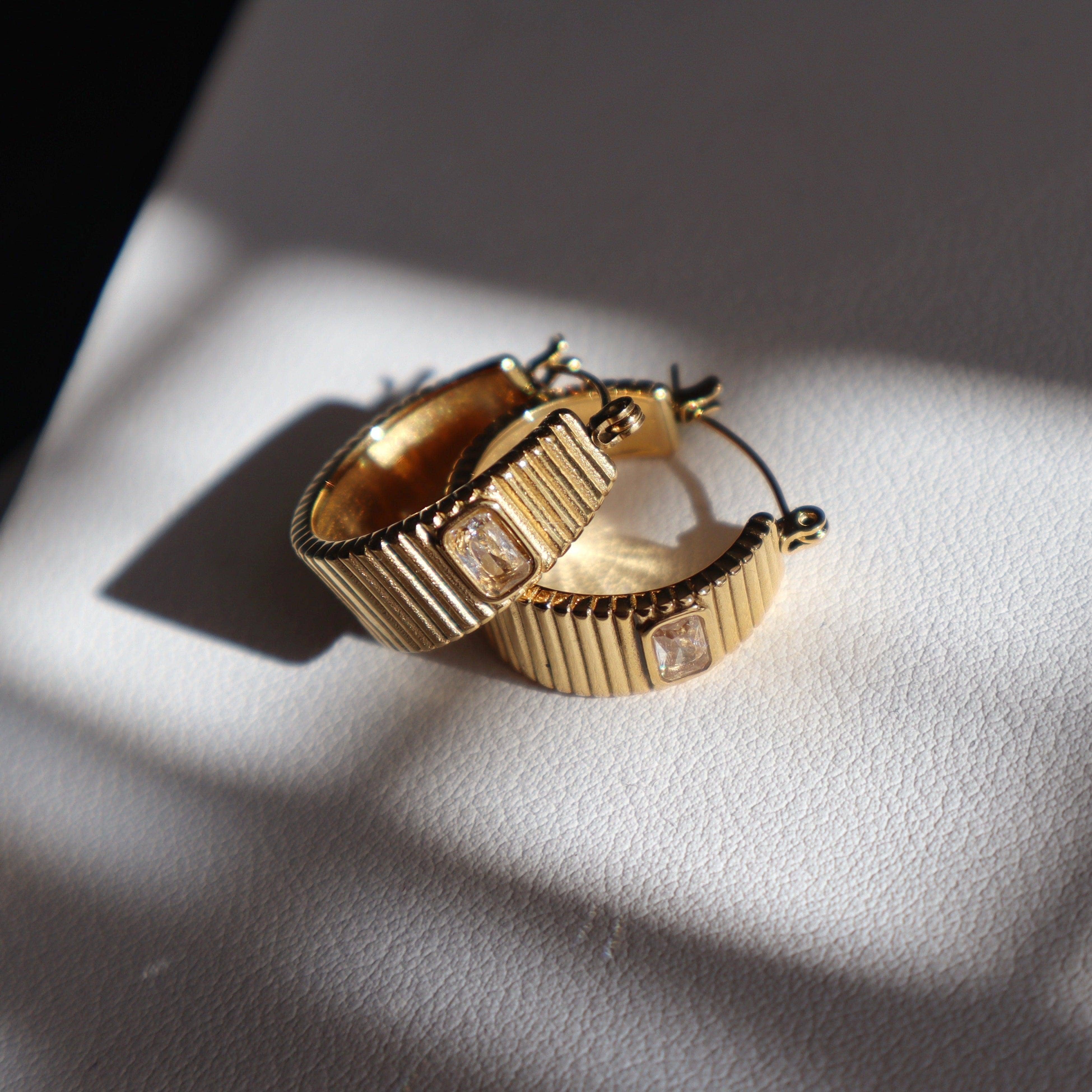 Stella Hoops
