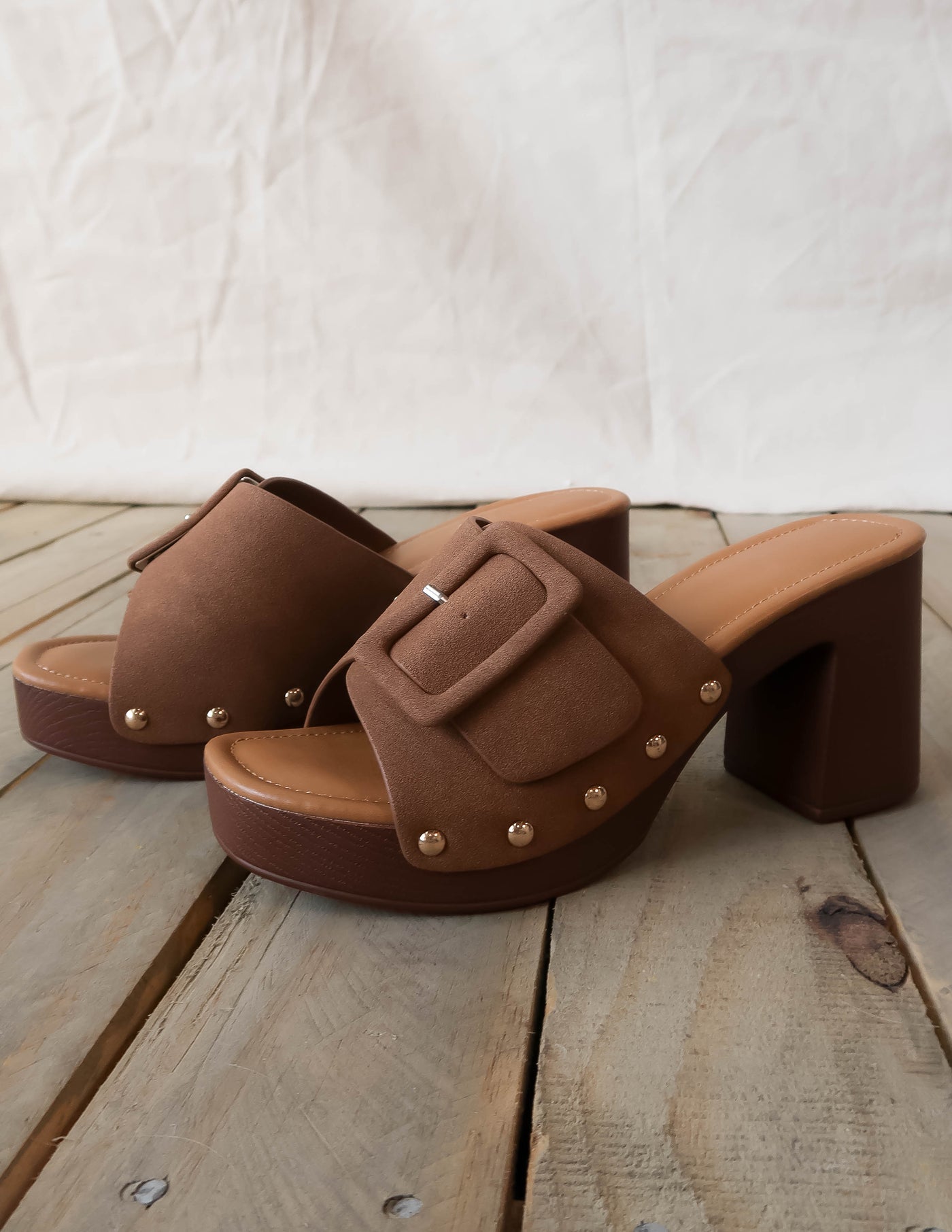 Rome Buckle Platform