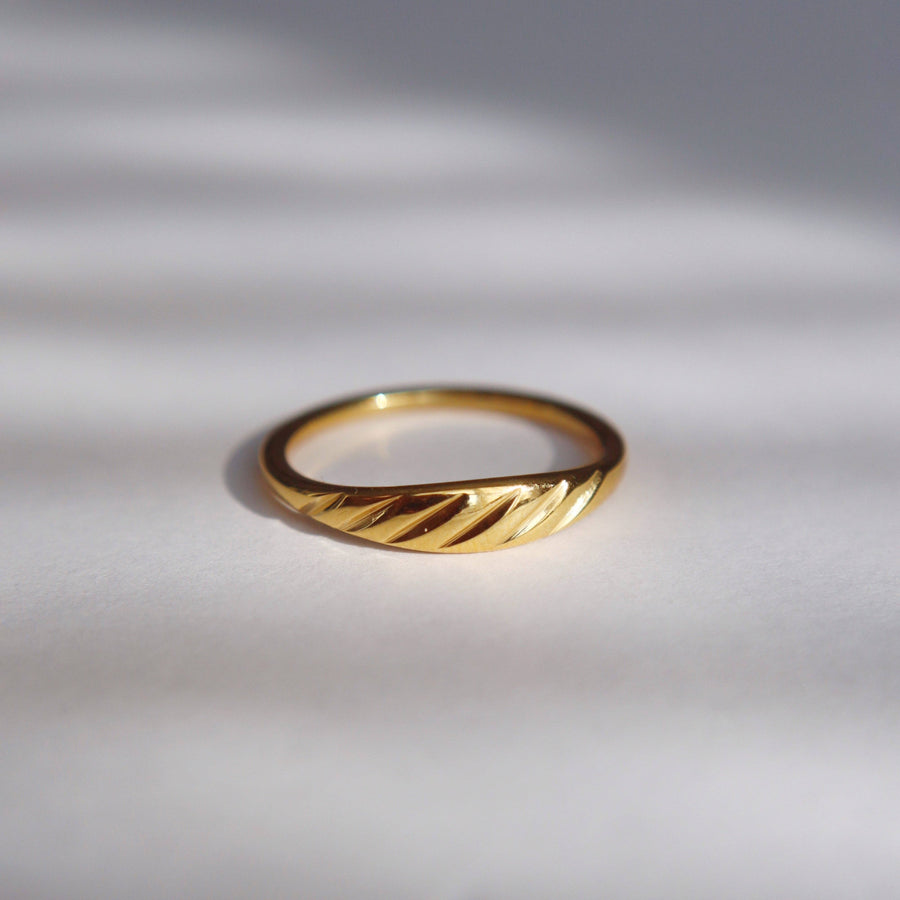 Evie Ring
