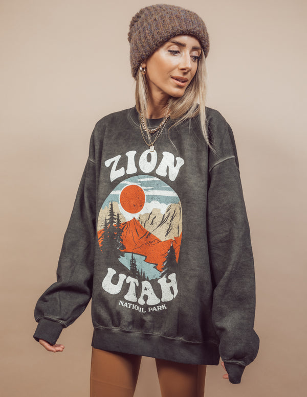 Zion Utah Graphic Sweatshirt