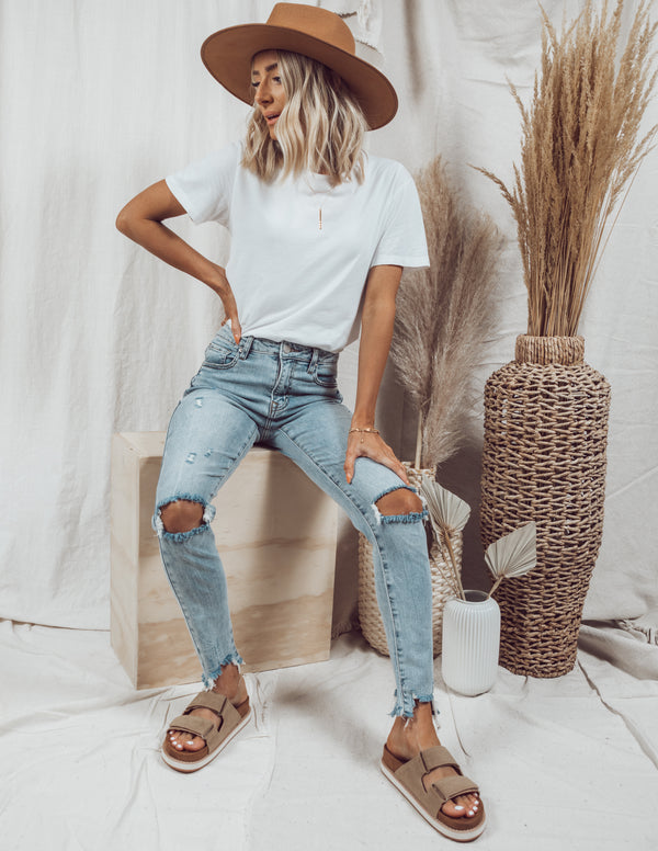 Luna Distressed Skinny Jeans