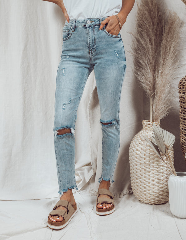 Luna Distressed Skinny Jeans